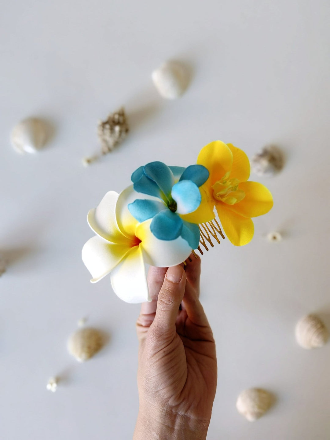 Plumeria Flower Hair Comb: Tropical Beach Wedding Headpiece – handmade floral hair accessory by magaela