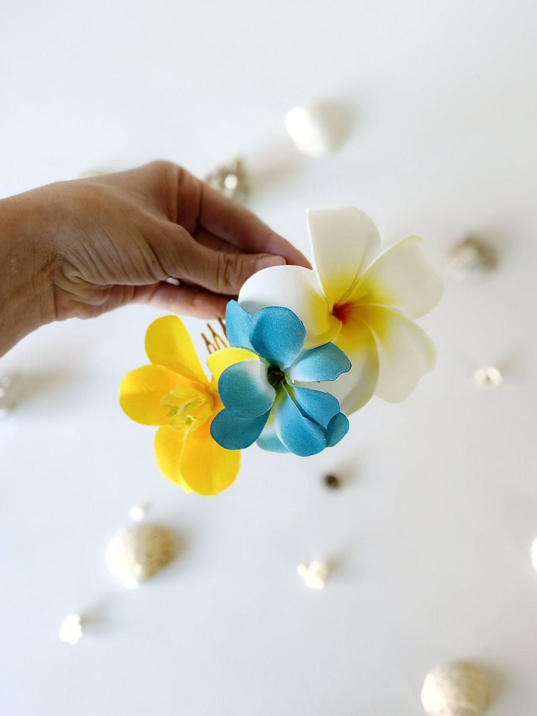 Plumeria Flower Hair Comb: Tropical Beach Wedding Headpiece – handmade floral hair accessory by magaela