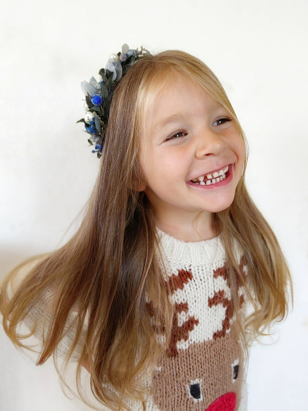 Winter flower headband with frozen blueberries hairband Bridal headpiece Flower girl Frozen berries Customisable headdress Magaela Jewelry – handmade floral hair accessory by magaela