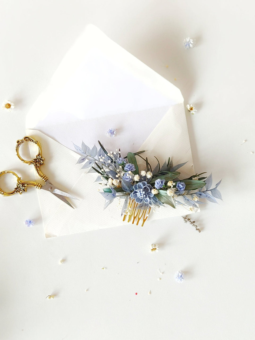 Baby Blue Flower Bridal Hair Comb: Romantic Greenery Hairpiece – handmade floral hair accessory by magaela