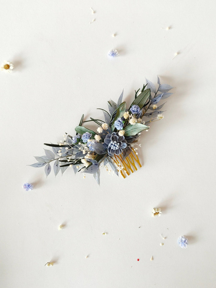 Baby Blue Flower Bridal Hair Comb: Romantic Greenery Hairpiece – handmade floral hair accessory by magaela