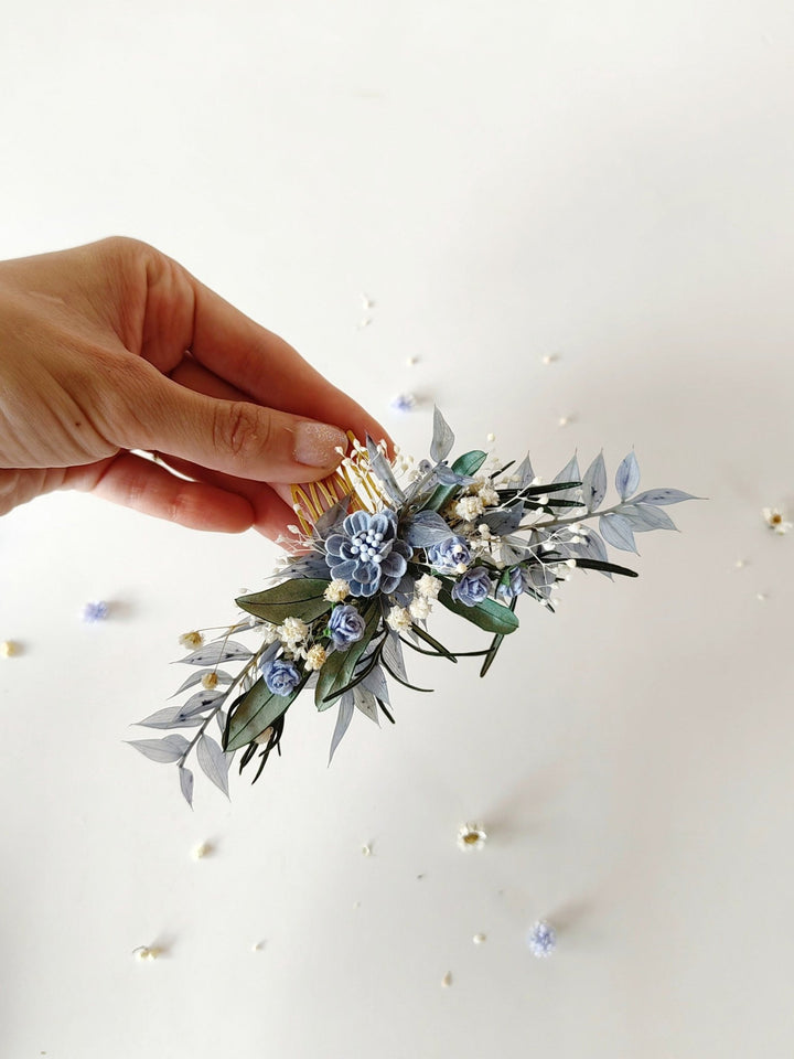 Baby Blue Flower Bridal Hair Comb: Romantic Greenery Hairpiece – handmade floral hair accessory by magaela
