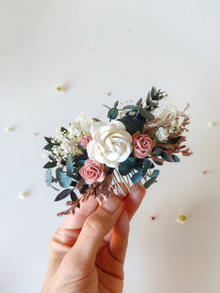 Dusty Pink Rose Bridal Hair Comb: Boho Wedding Headpiece – handmade floral hair accessory by magaela