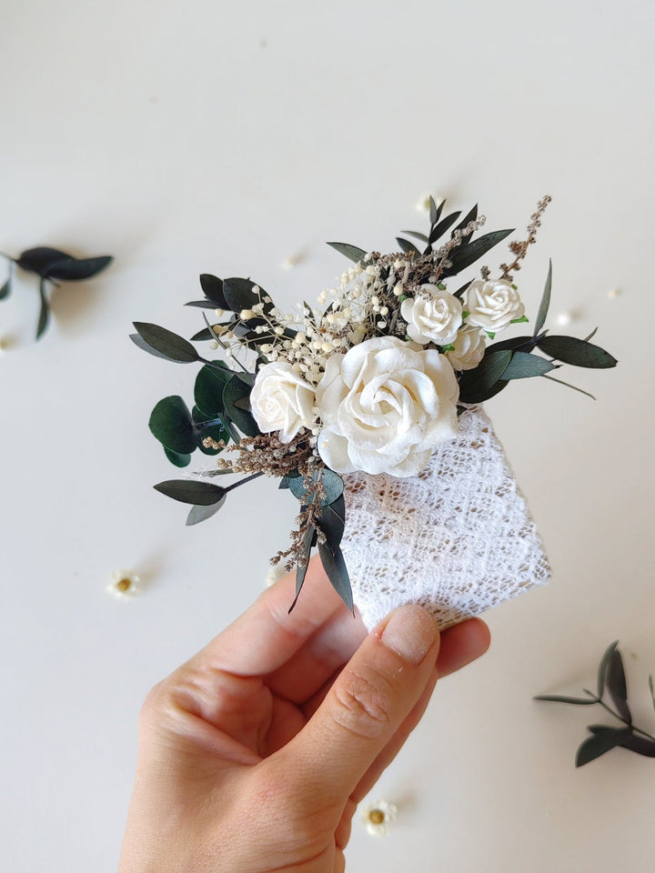 Green & White Pocket Boutonniere: Rustic Wedding Accessories – handmade floral hair accessory by magaela