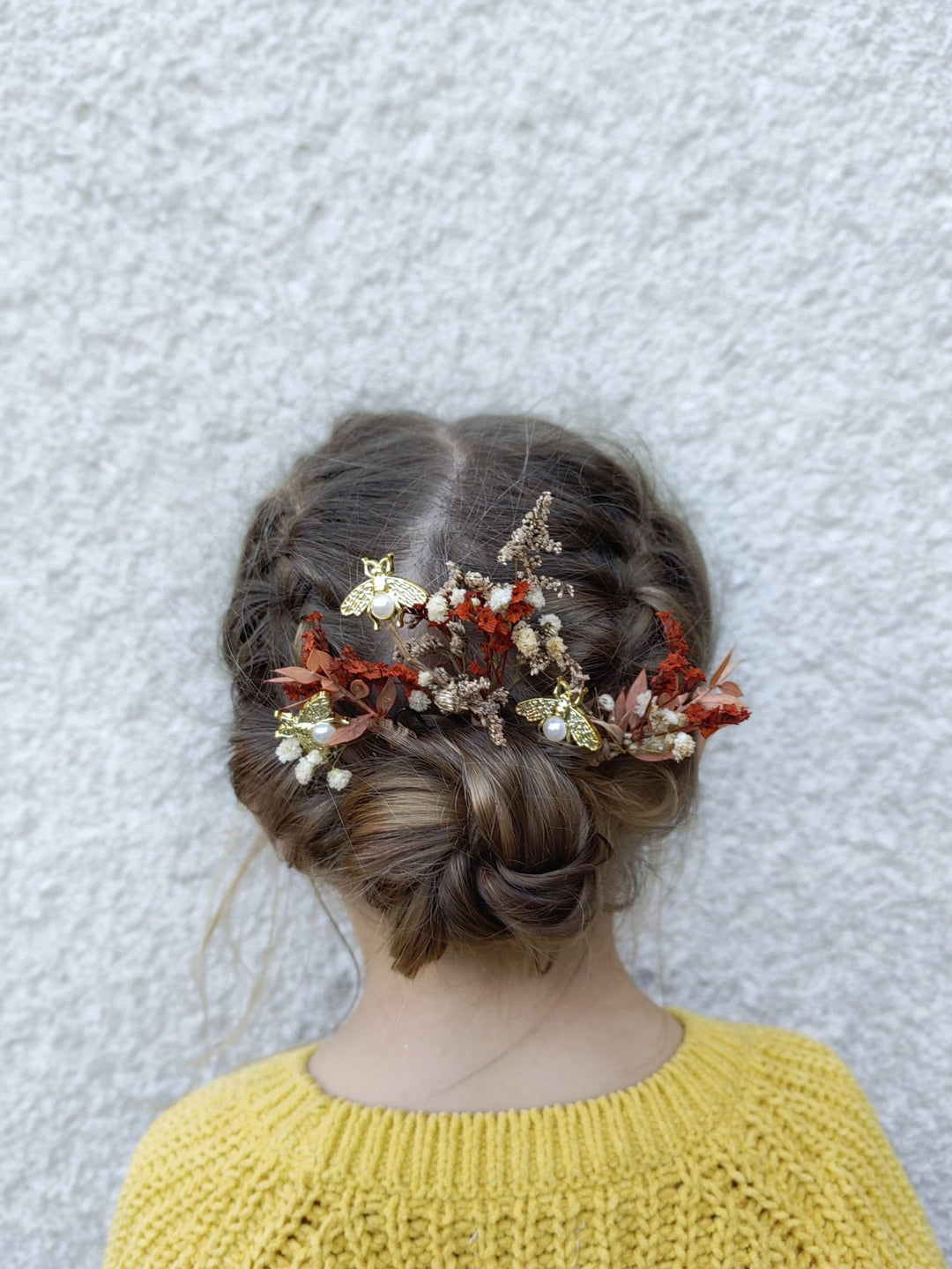 Terracotta Flower Hairpins with Gold Bees: Boho Wedding Headpiece – handmade floral hair accessory by magaela