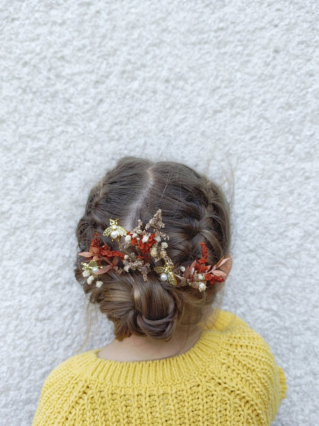 Terracotta Flower Hairpins with Gold Bees: Boho Wedding Headpiece – handmade floral hair accessory by magaela