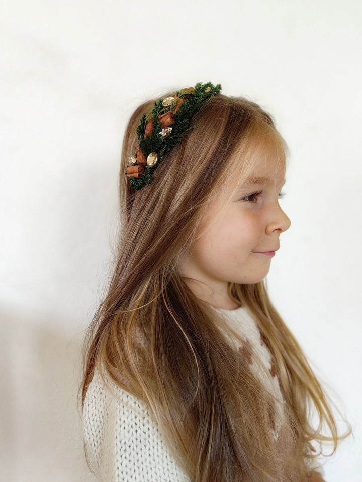 Christmas Flower Headband: Cinnamon, Needles & Strass Holiday Headpiece – handmade floral hair accessory by magaela