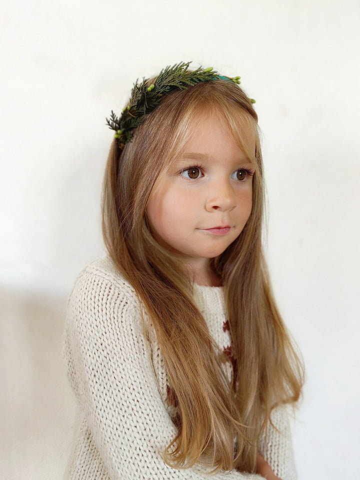 Winter Greenery Headband: Preserved Pine Needle Woodland Headpiece – handmade floral hair accessory by magaela