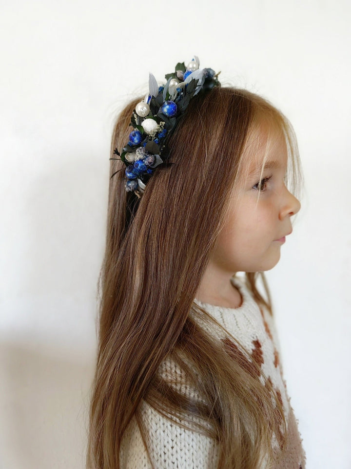Winter flower headband with frozen blueberries hairband Bridal headpiece Flower girl Frozen berries Customisable headdress Magaela Jewelry – handmade floral hair accessory by magaela