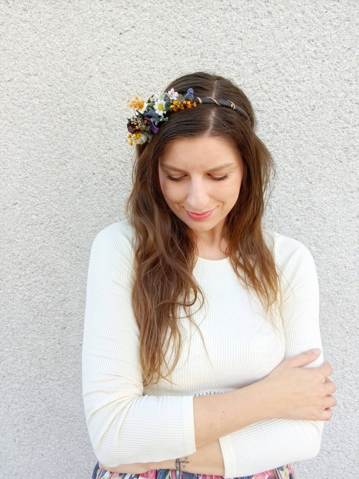 Daisy Flower Headband: Romantic Bridal Headpiece – handmade floral hair accessory by magaela