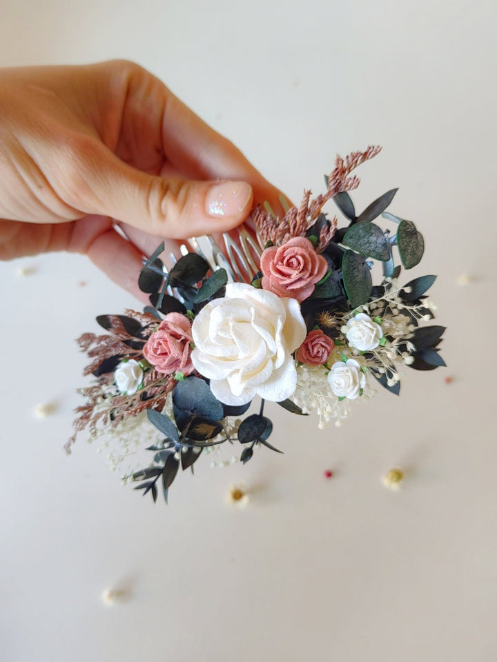 Dusty Pink Rose Bridal Hair Comb: Boho Wedding Headpiece – handmade floral hair accessory by magaela