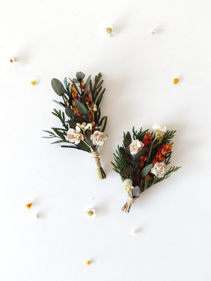 Fall Wedding Boutonniere: Burnt Orange Groomsmen Corsage – handmade floral hair accessory by magaela