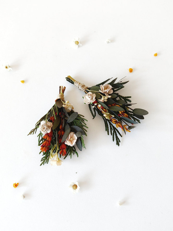 Fall Wedding Boutonniere: Burnt Orange Groomsmen Corsage – handmade floral hair accessory by magaela