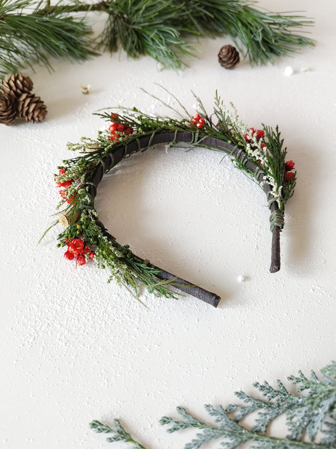 Preserved Flower Christmas Headband: Woodland Fairycore Headpiece – handmade floral hair accessory by magaela