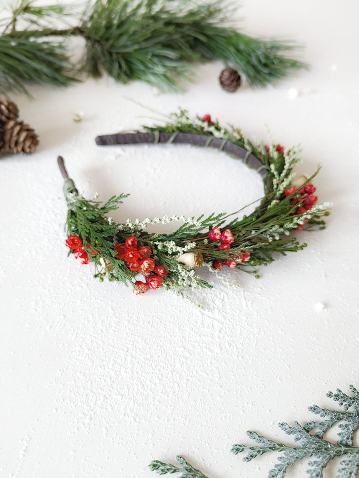 Preserved Flower Christmas Headband: Woodland Fairycore Headpiece – handmade floral hair accessory by magaela