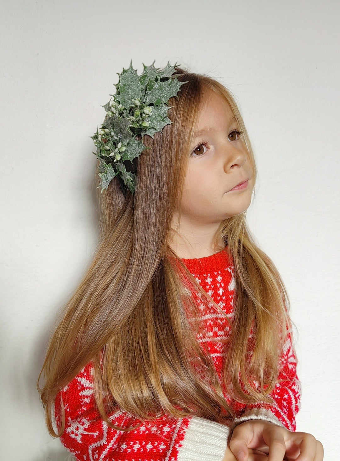 Mistletoe Christmas Headband: Winter Wedding Headpiece – handmade floral hair accessory by magaela