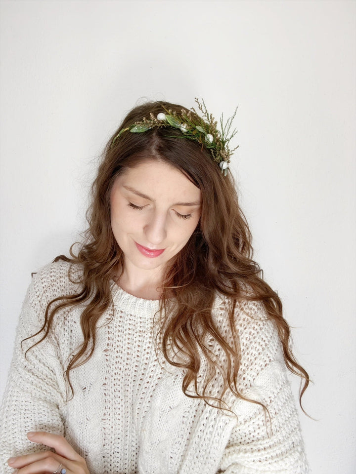 Winter Woodland Headband: Greenery Christmas Party Hair Accessory – handmade floral hair accessory by magaela