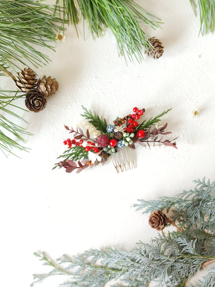Christmas Berry Hair Comb: Winter Wedding Woodland Headpiece – handmade floral hair accessory by magaela
