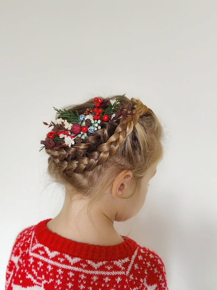 Christmas Berry Hair Comb: Winter Wedding Woodland Headpiece – handmade floral hair accessory by magaela