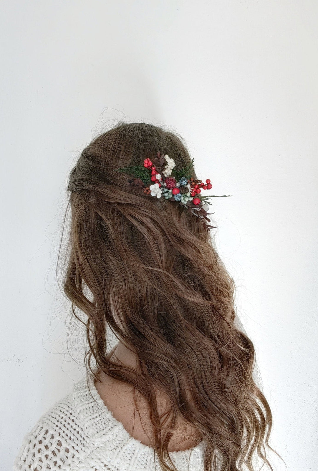 Christmas Berry Hair Comb: Winter Wedding Woodland Headpiece – handmade floral hair accessory by magaela