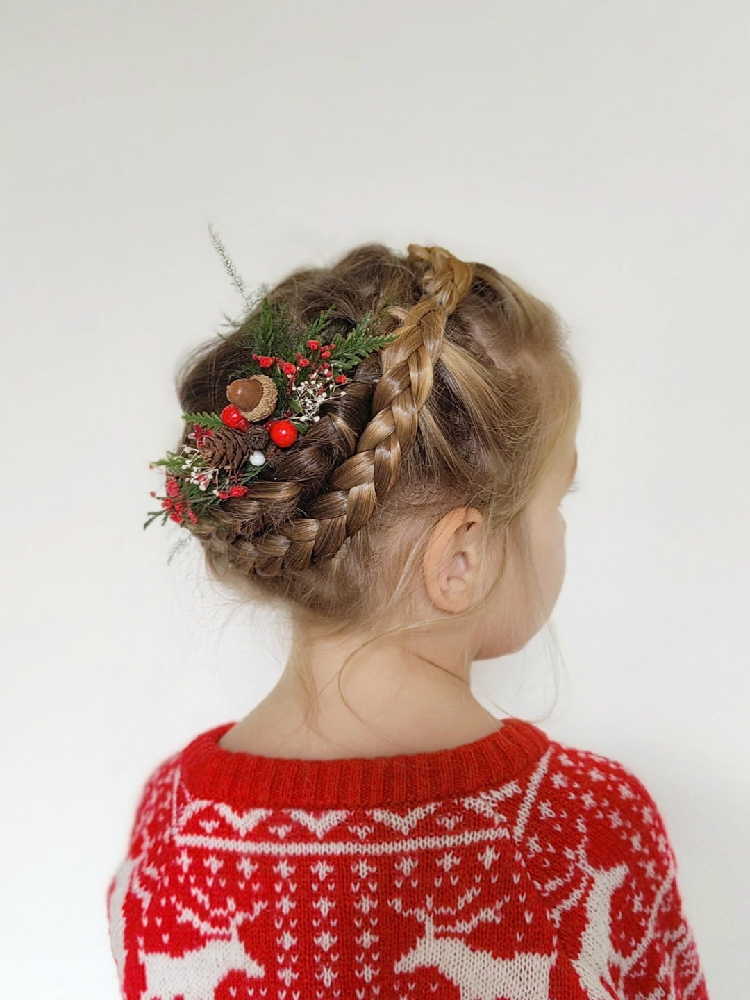Pine Cone & Red Berry Hair Comb: Woodland Christmas Headpiece – handmade floral hair accessory by magaela