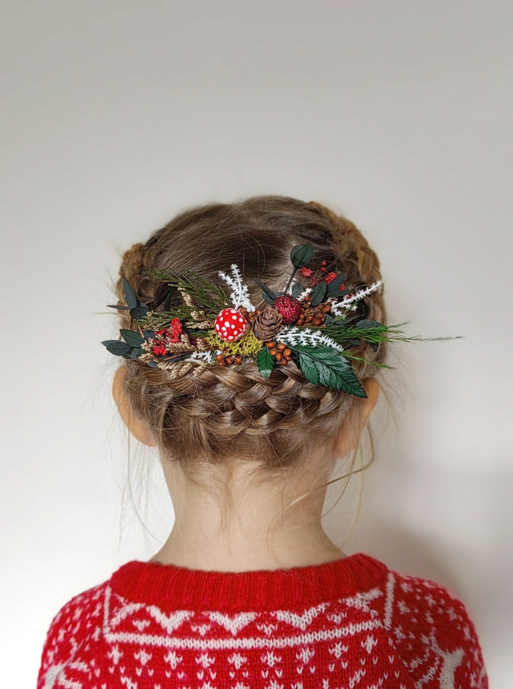 Toadstool Hair Comb: Woodland Christmas Headpiece with Pine Cones – handmade floral hair accessory by magaela