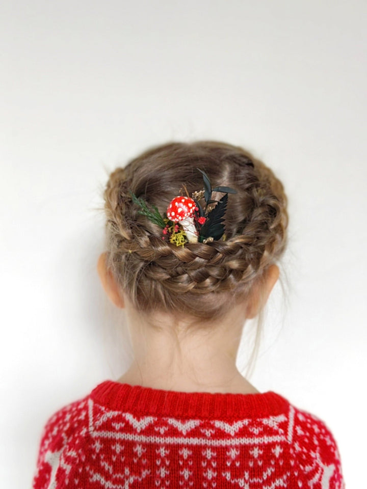 Toadstool Hairpin: Vintage Woodland Flower Headpiece – handmade floral hair accessory by magaela