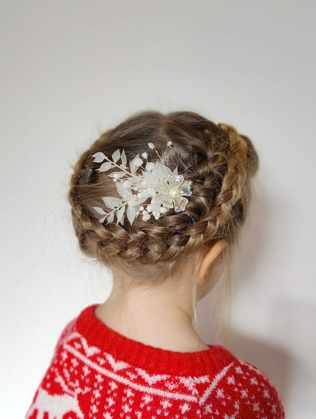 Glam Wedding Hairpins: Winter Bridal Headpiece with Clear Flowers – handmade floral hair accessory by magaela