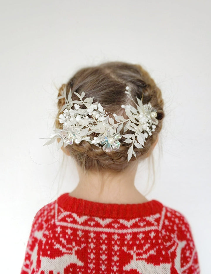 Glam Wedding Hairpins: Winter Bridal Headpiece with Clear Flowers – handmade floral hair accessory by magaela