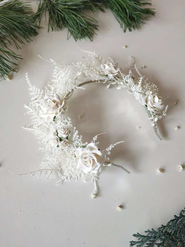 Cream Flower Bridal Crown: Romantic Wedding Headpiece – handmade floral hair accessory by magaela