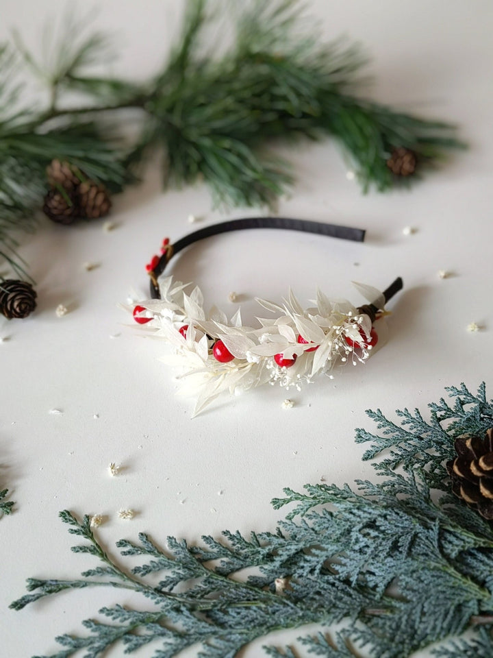 Winter Flower Headband: Red Berries & Preserved Floral Headpiece – handmade floral hair accessory by magaela