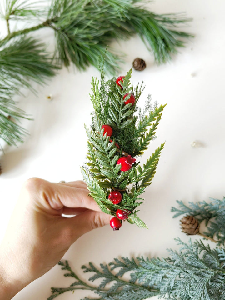Christmas Woodland Headband with Red Berries – Green Winter Hair Crown for Girls & Adults | Holiday Bridal Accessory Gift – handmade floral hair accessory by magaela