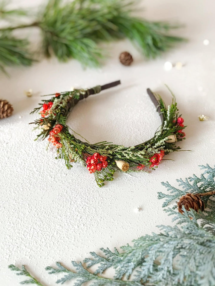 Preserved Flower Christmas Headband: Woodland Fairycore Headpiece – handmade floral hair accessory by magaela