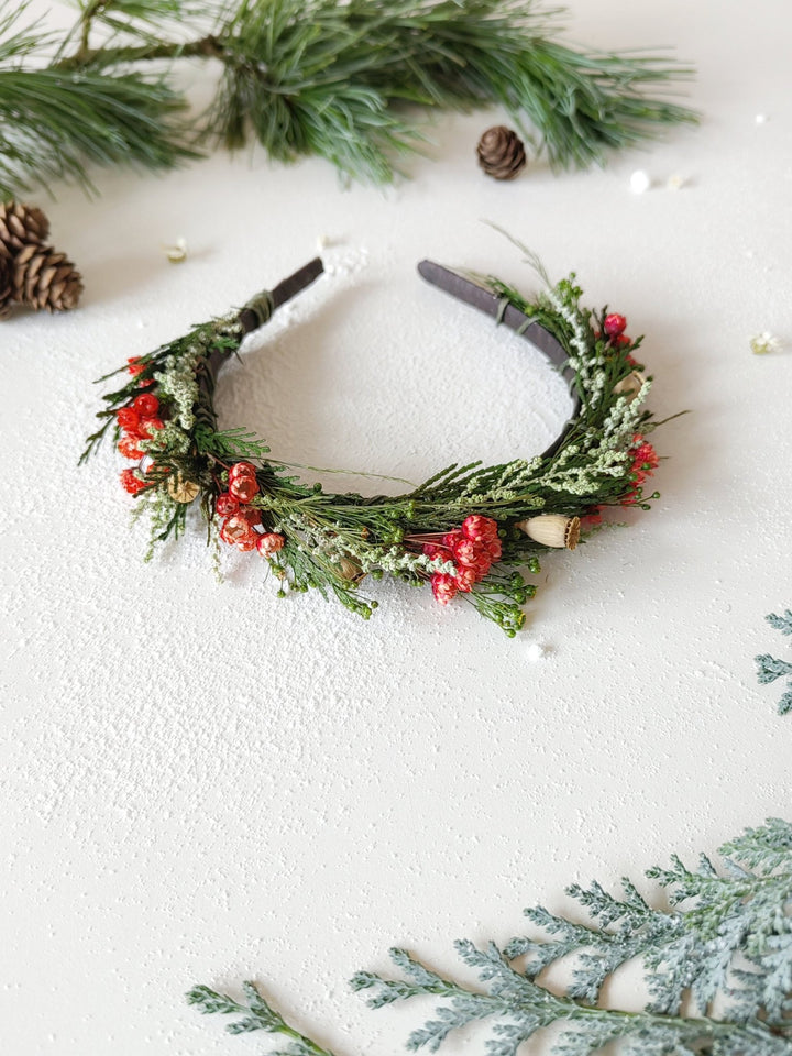 Preserved Flower Christmas Headband: Woodland Fairycore Headpiece – handmade floral hair accessory by magaela