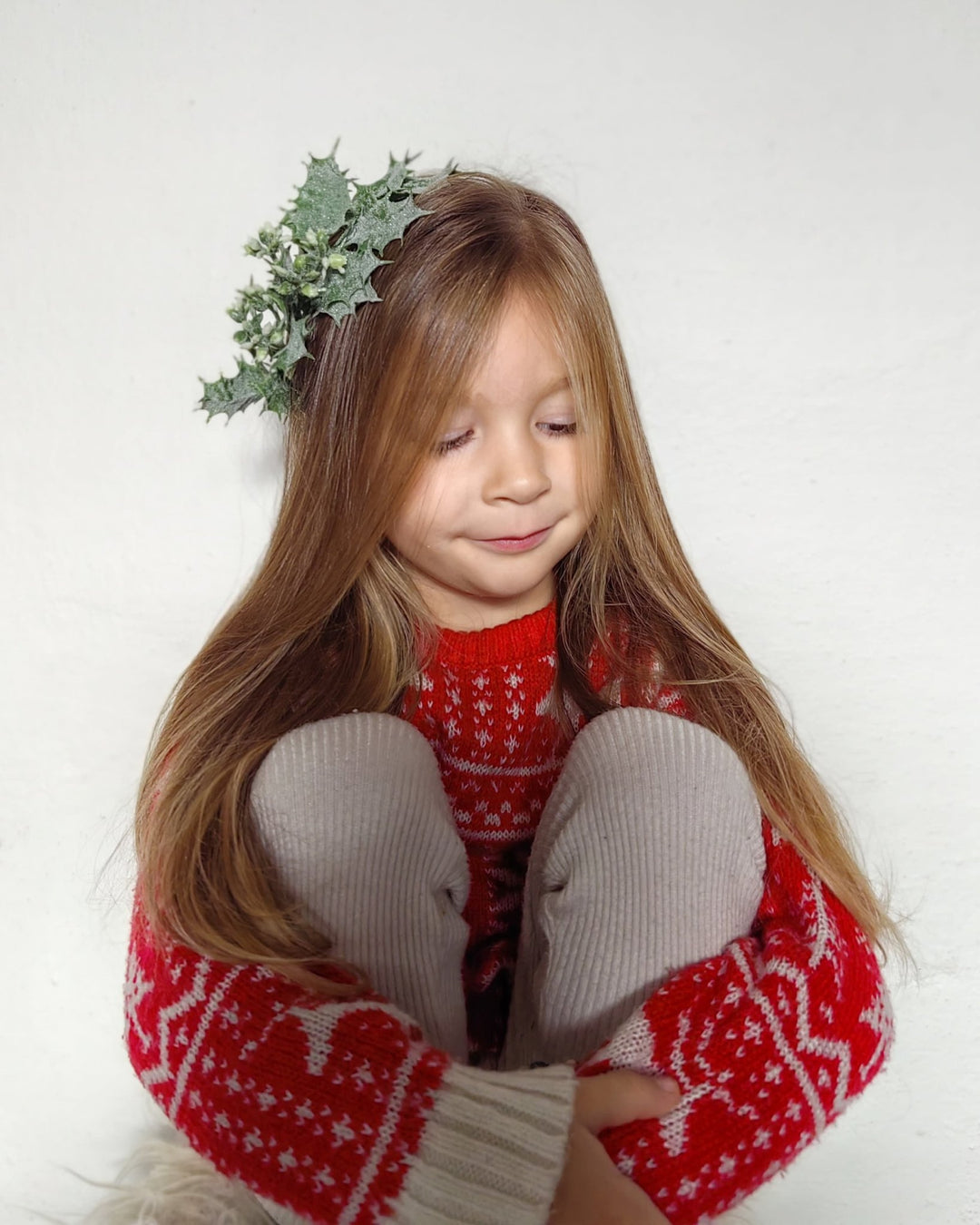 Mistletoe Christmas Headband: Winter Wedding Headpiece – handmade floral hair accessory by magaela