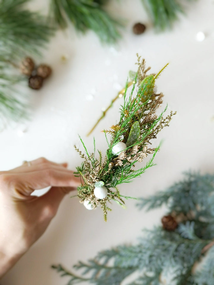 Winter Woodland Headband: Greenery Christmas Party Hair Accessory – handmade floral hair accessory by magaela