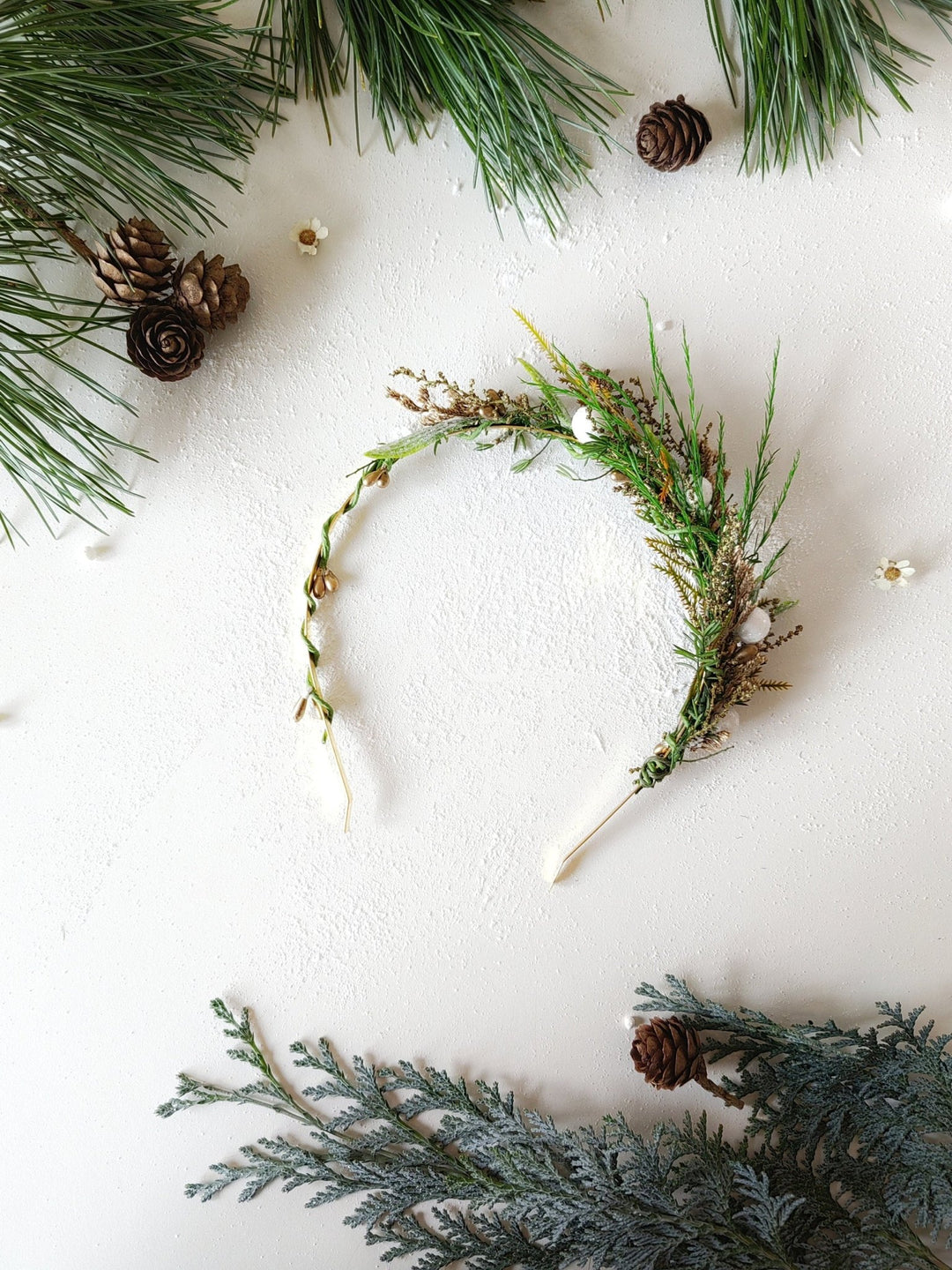 Winter Woodland Headband: Greenery Christmas Party Hair Accessory – handmade floral hair accessory by magaela