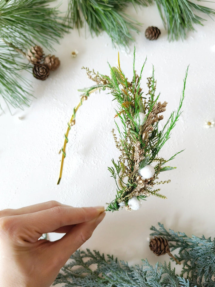 Winter Woodland Headband: Greenery Christmas Party Hair Accessory – handmade floral hair accessory by magaela