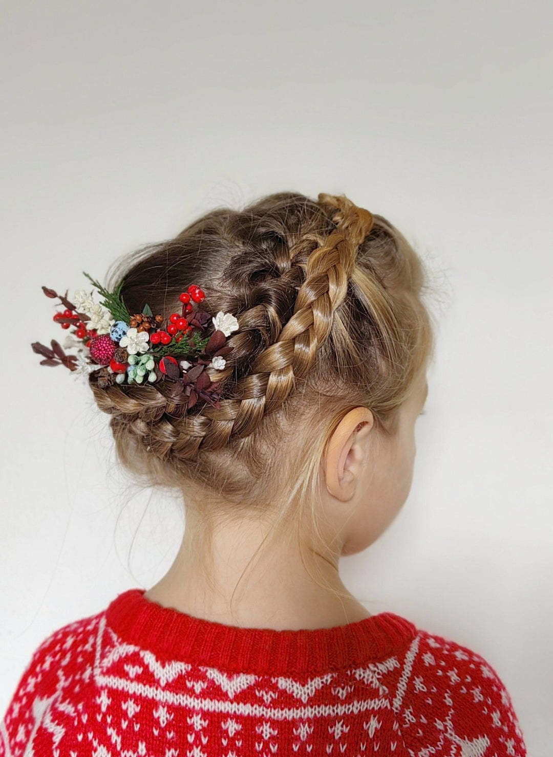 Christmas Berry Hair Comb: Winter Wedding Woodland Headpiece – handmade floral hair accessory by magaela