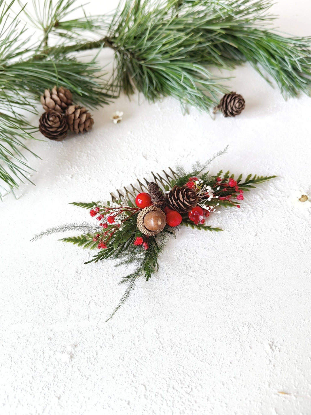 Pine Cone & Red Berry Hair Comb: Woodland Christmas Headpiece – handmade floral hair accessory by magaela