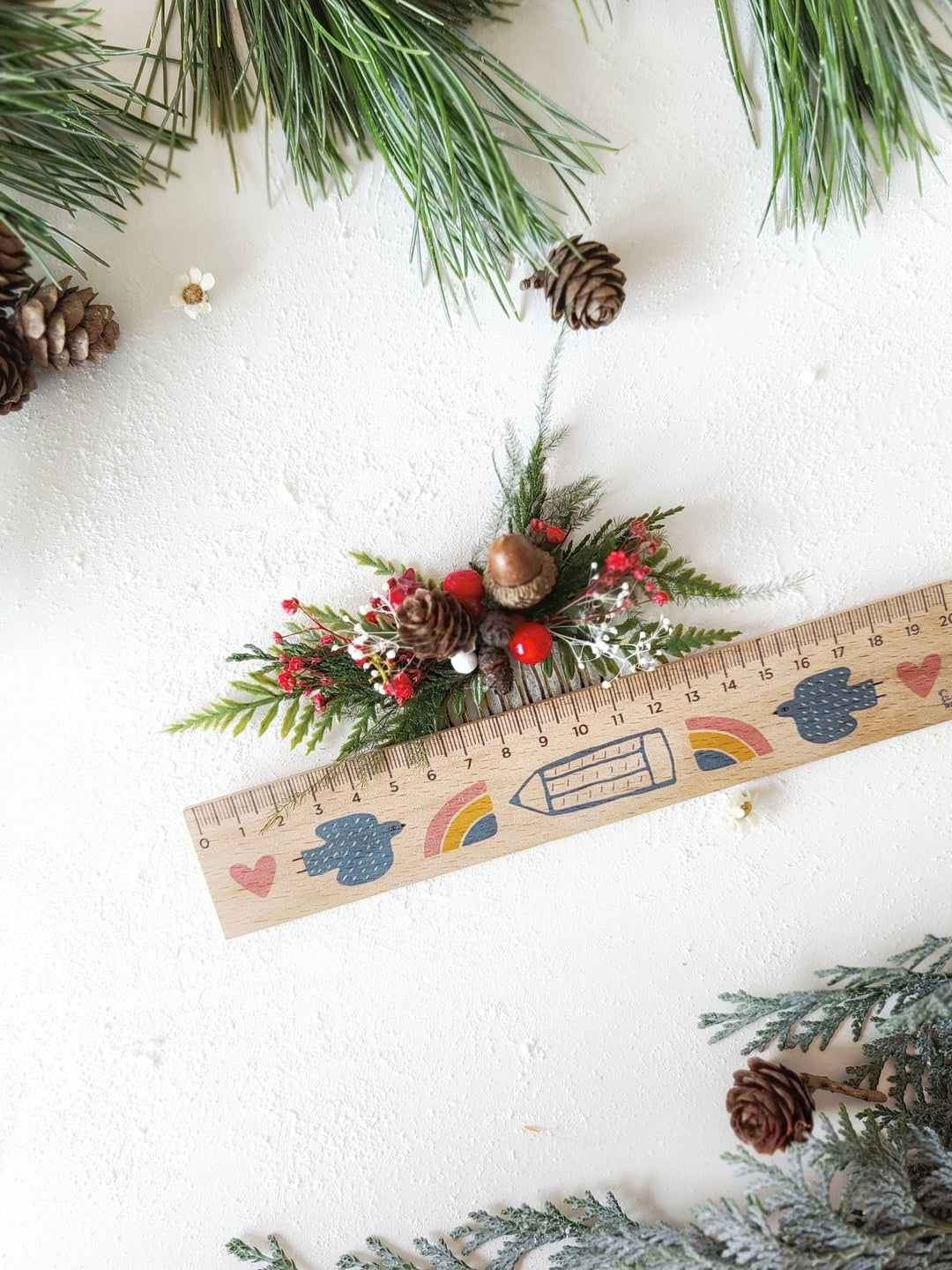 Pine Cone & Red Berry Hair Comb: Woodland Christmas Headpiece – handmade floral hair accessory by magaela