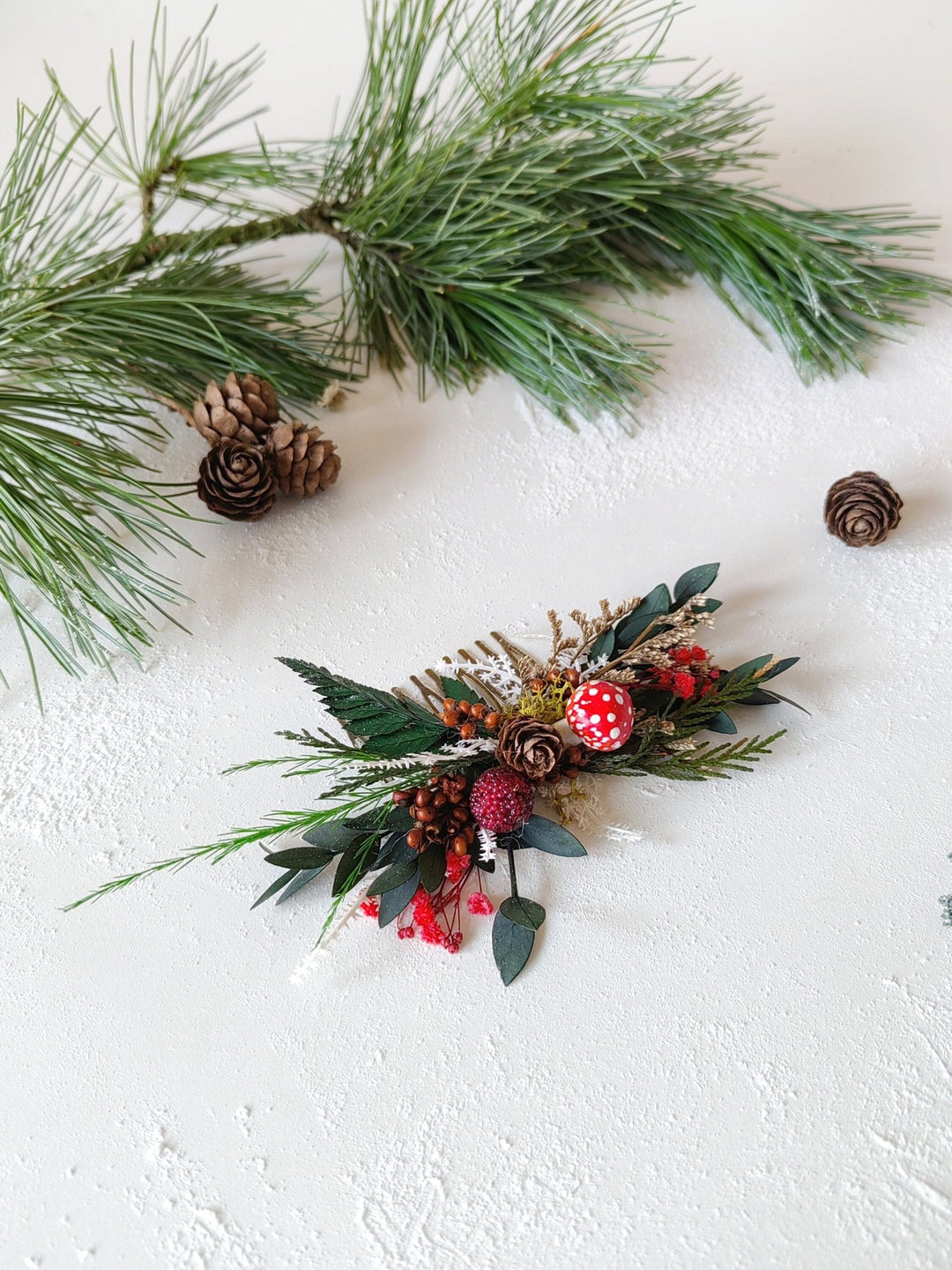 Toadstool Hair Comb: Woodland Christmas Headpiece with Pine Cones – handmade floral hair accessory by magaela
