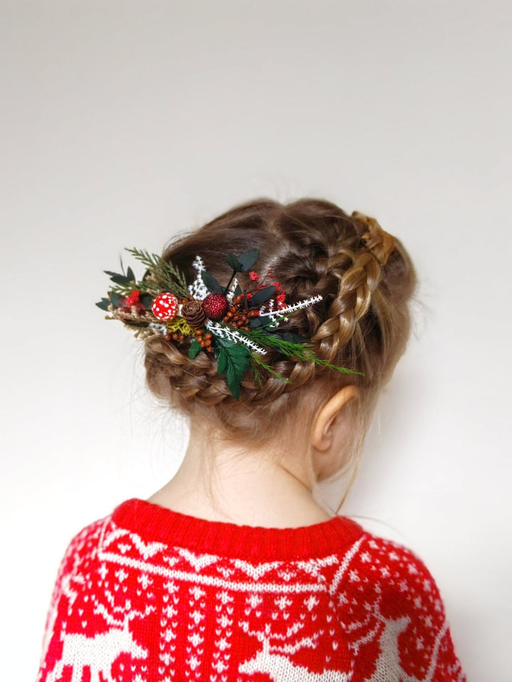 Toadstool Hair Comb: Woodland Christmas Headpiece with Pine Cones – handmade floral hair accessory by magaela