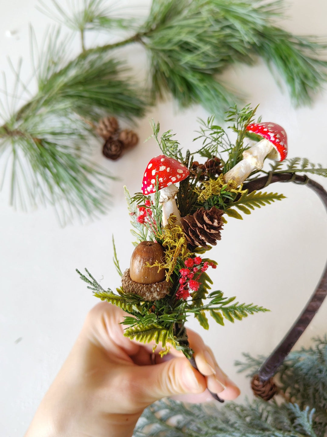 Christmas Woodland Headband: Mushroom, Acorn & Pine Cone Headpiece – handmade floral hair accessory by magaela
