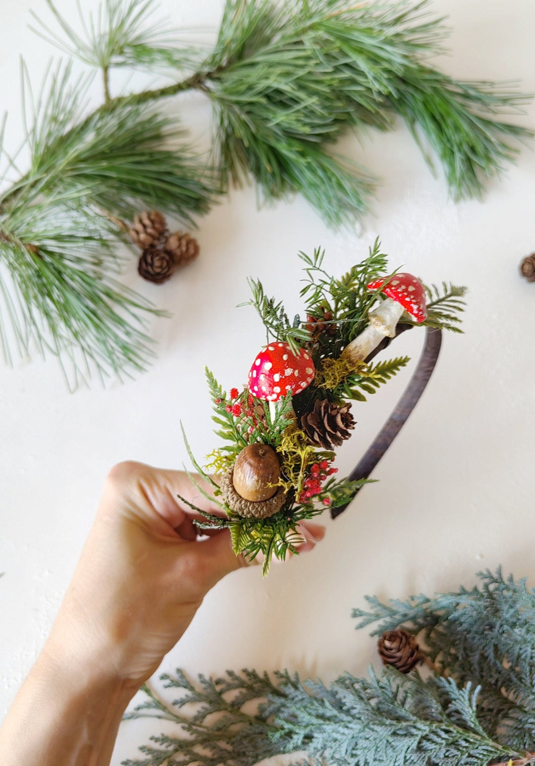 Christmas Woodland Headband: Mushroom, Acorn & Pine Cone Headpiece – handmade floral hair accessory by magaela