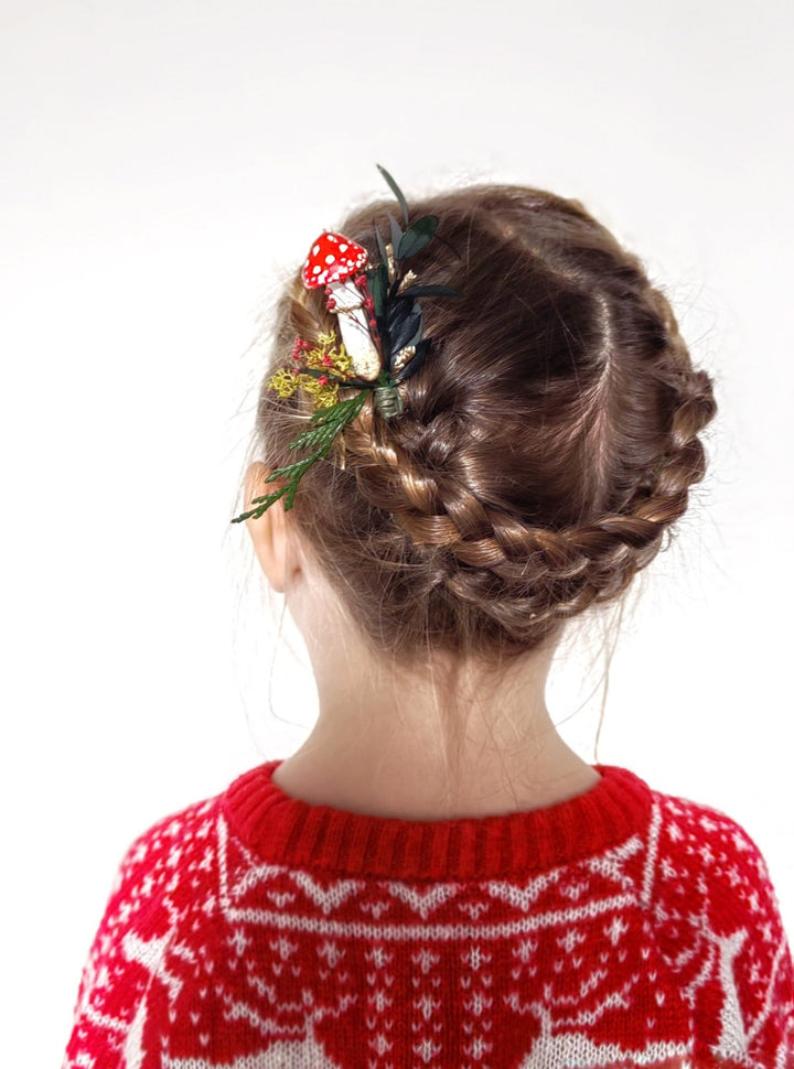 Toadstool Hairpin: Vintage Woodland Flower Headpiece – handmade floral hair accessory by magaela