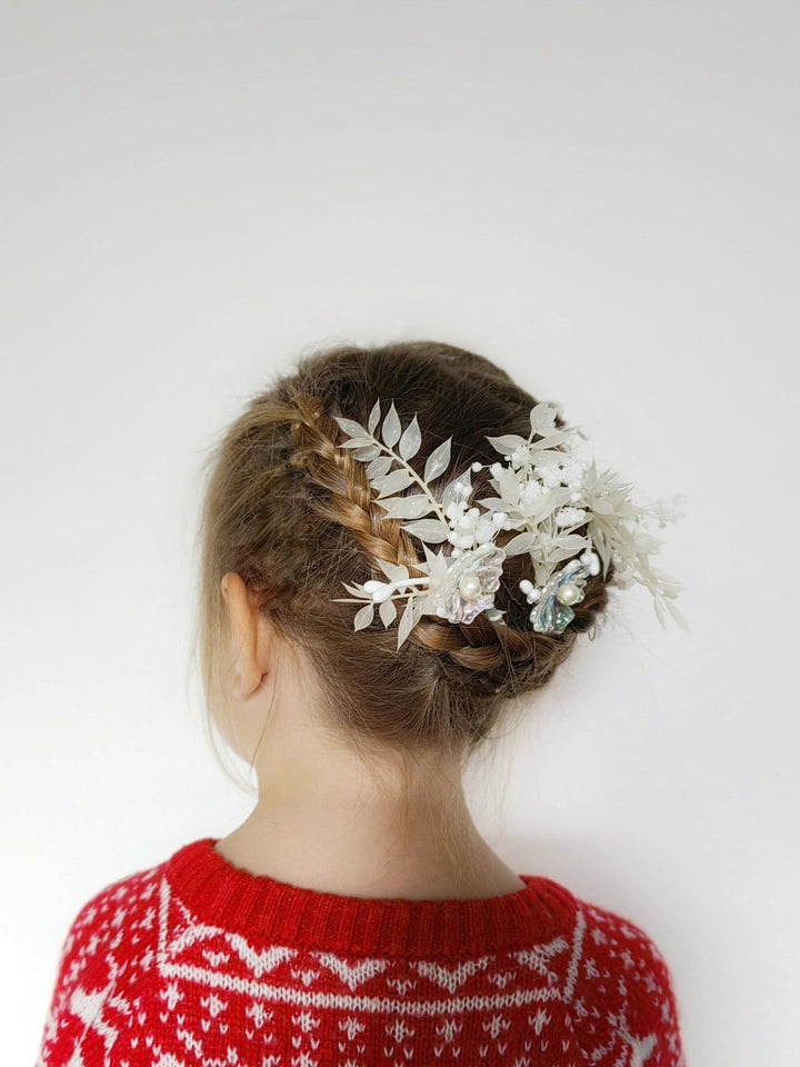 Glam Wedding Hairpins: Winter Bridal Headpiece with Clear Flowers – handmade floral hair accessory by magaela