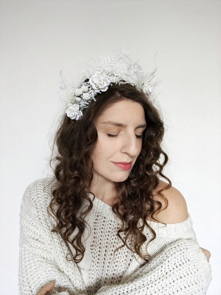 Cream Flower Bridal Crown: Romantic Wedding Headpiece – handmade floral hair accessory by magaela