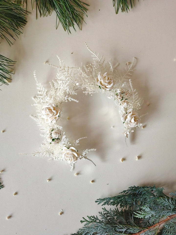 Cream Flower Bridal Crown: Romantic Wedding Headpiece – handmade floral hair accessory by magaela