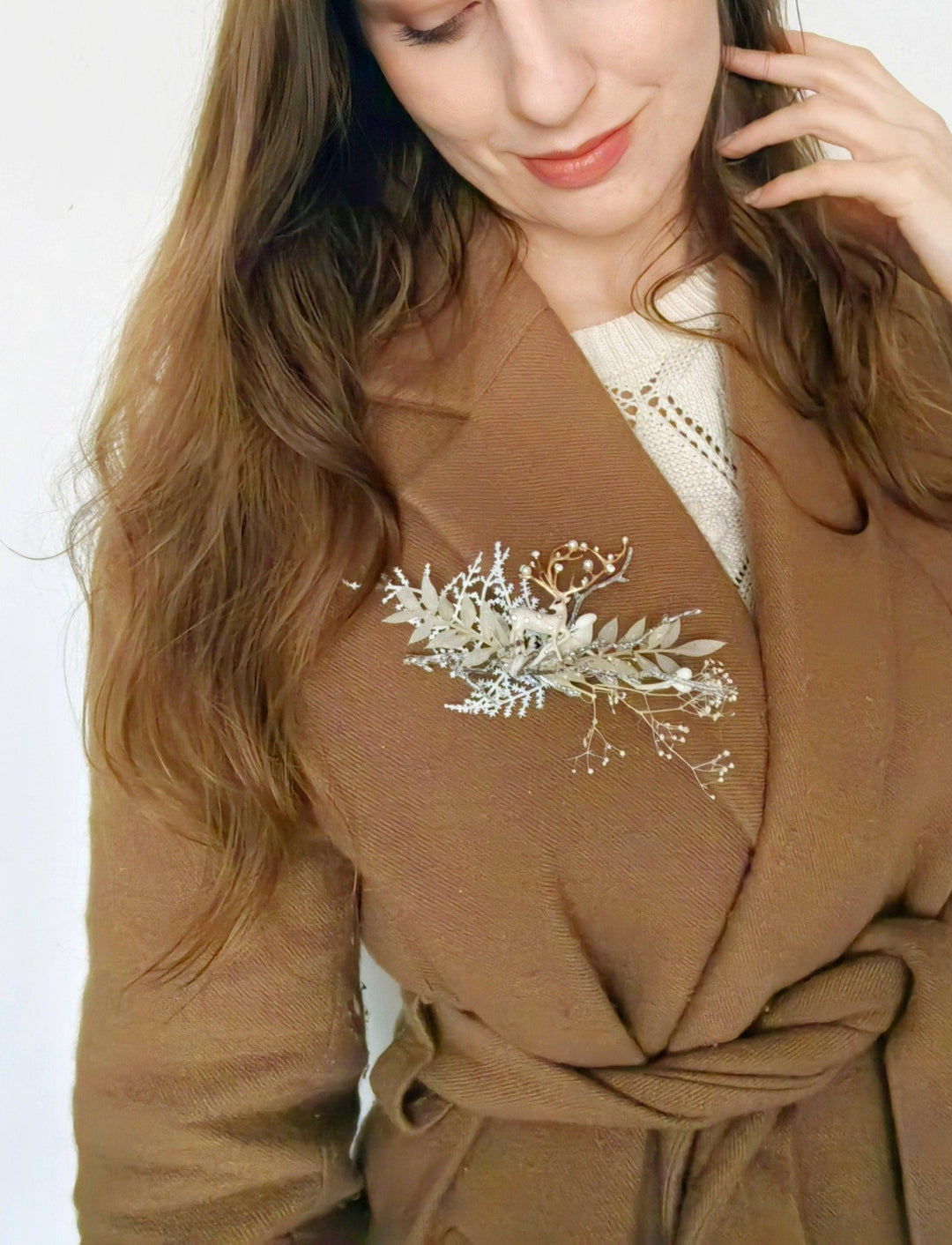 Christmas Doe Brooch: Winter Coat Jewelry, Handmade Design – handmade floral hair accessory by magaela